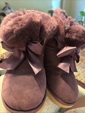UGG plum Ankle Boots size 9/10